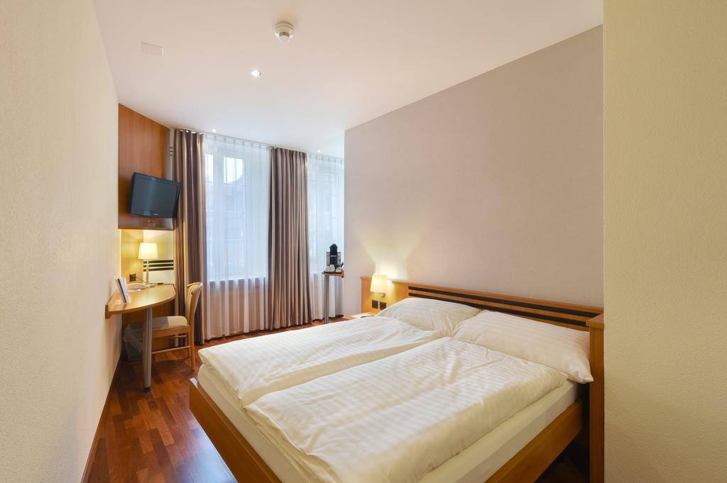 Apart Hotel Amadeo Цофинген Номер фото