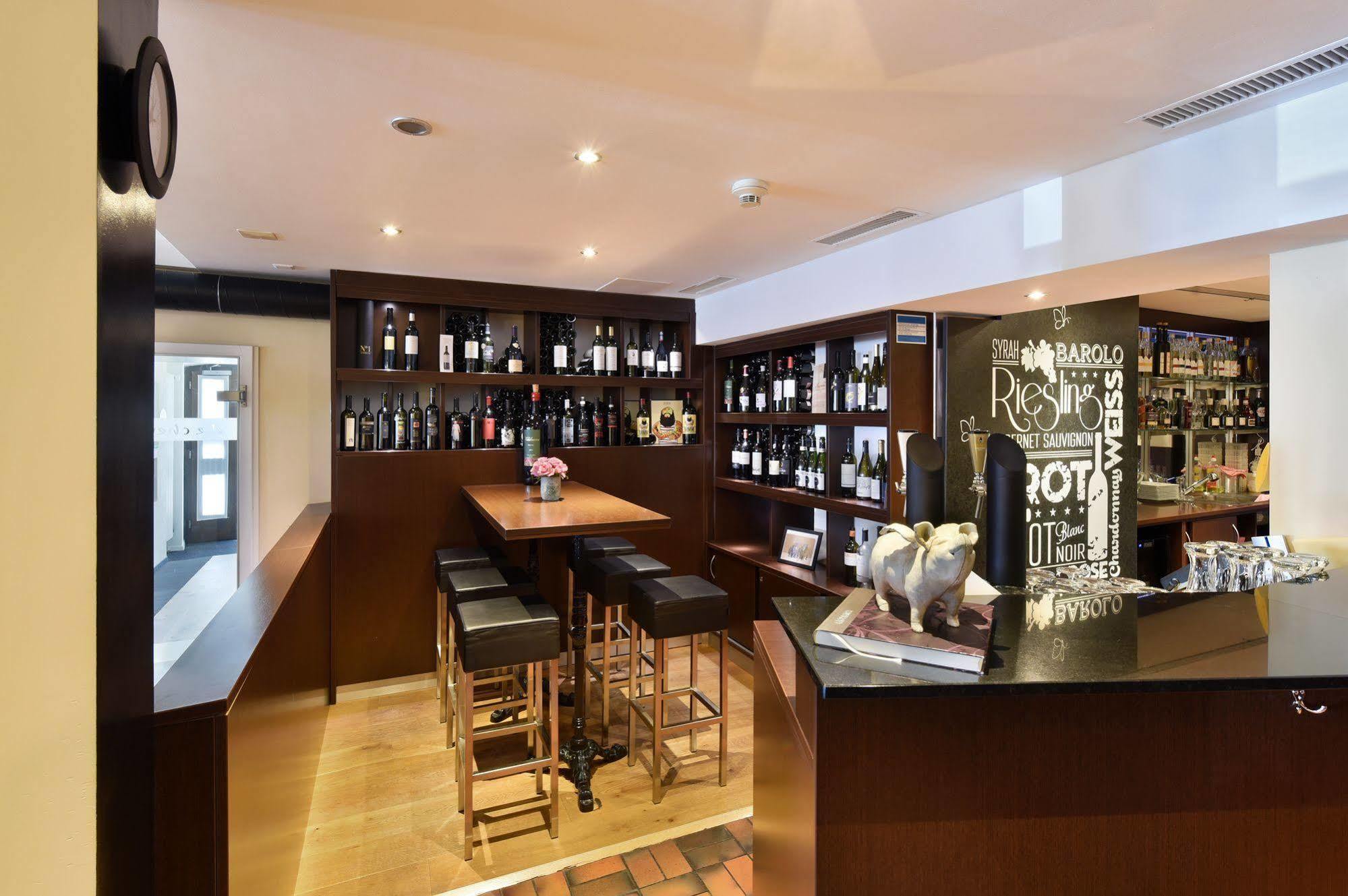 Apart Hotel Amadeo Цофинген Экстерьер фото